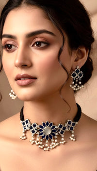 92.5 Silver Polish Floral Statement Choker Necklace with Semi-precious Stone & Pearl Drops